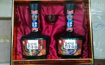 Tạm giữ hàng trăm sản phẩm nước sâm, cao linh chi... ngoại