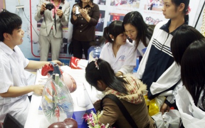 Nhân lực ngành Y tế: Khủng hoảng thừa và yếu