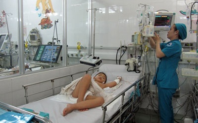 Cảnh giác với sốt xuất huyết biến chứng
