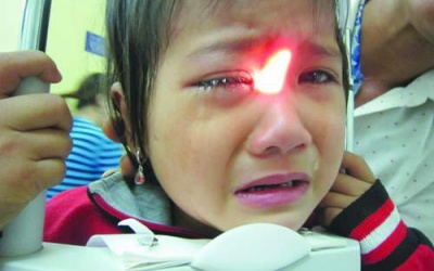 5 trẻ mù mắt vì cha mẹ tưởng con đau mắt đỏ
