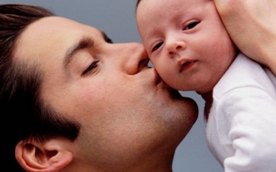 Vợ sinh con, chồng được nghỉ 5 ngày?