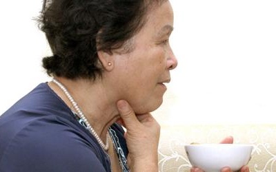 Xử trí nghẹn ở người cao tuổi