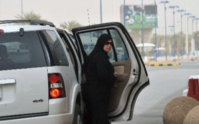 Phụ nữ lái xe sẽ… hại buồng trứng?