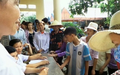 Hỗ trợ chăm sóc sức khỏe người dân 'vùng thuốc sâu”