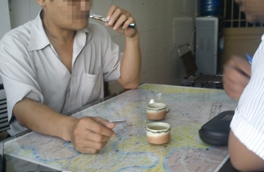 Thuốc lá điện tử: Bỏ thuốc thật - nghiện thuốc 'giả'