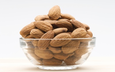 Đẹp da với hạnh nhân