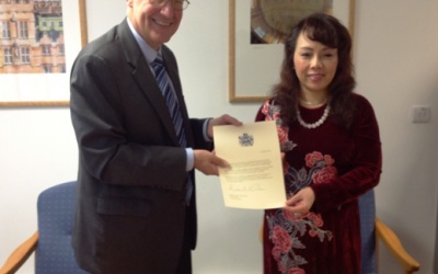 Bộ trưởng Nguyễn Thị Kim Tiến nhận danh hiệu GS thỉnh giảng ĐH Oxford