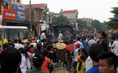 Thanh Hóa: Người dân chặn quan tài sản phụ, phá nhà bác sĩ