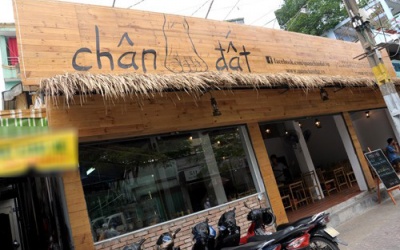 Hấp dẫn lẩu Chân Đất