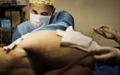 Cận cảnh lột da, bóc mỡ