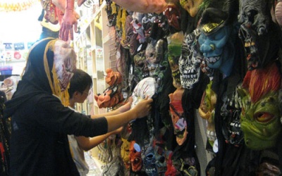 Nguy cơ nhiễm độc từ đồ chơi Halloween