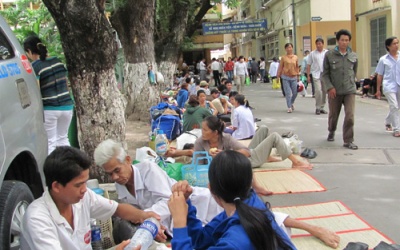 TP.HCM: Lại 'dập dình' tăng viện phí