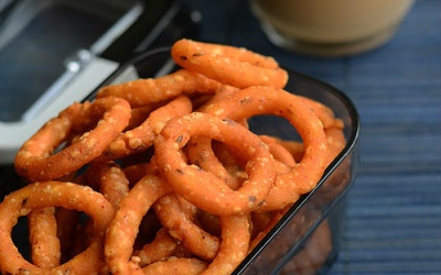 Tự làm quẩy vòng giòn rụm