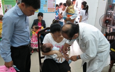 81 trẻ phản ứng sau tiêm Quinvaxem