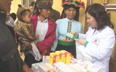 Diclofenac chữa xương khớp: Không thể dùng tùy tiện