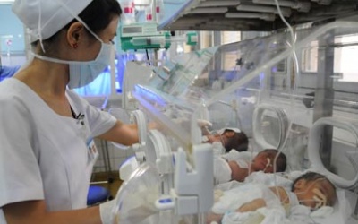 Trẻ sinh non nguy cơ bong võng mạc