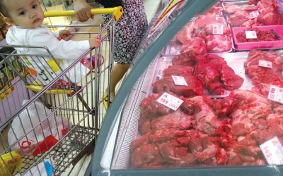 Nghịch lý, thịt bò Úc rẻ hơn gà công nghiệp!