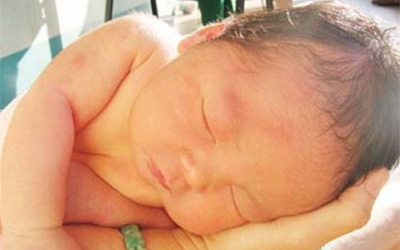 Mẹo 'hứng' vitamin D cho con ngày đông