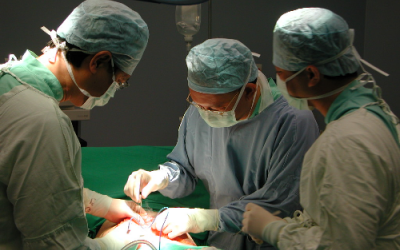 Cấy ghép DIAM hỗ trợ điều trị đau lưng