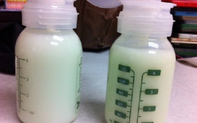 Sữa mẹ loãng liệu có đủ chất cho con?