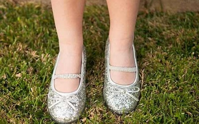 Đi giày bệt, giảm đau lưng