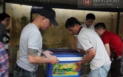 Nồi cháo 'giang hồ hoàn lương' ấm lòng bệnh nhân nghèo