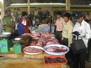 Tăng cường kiểm tra an toàn thực phẩm trong dịp Tết