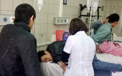 Rất nhiều bệnh nhân nhập viện do ngộ độc rượu