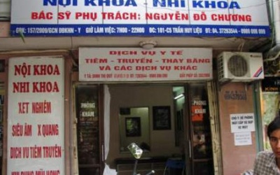 Phòng khám không phép hoạt động công khai gần cổng Bộ