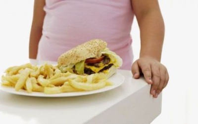 Anh: Bé gái 5 tuổi nặng 68 kg