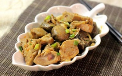 Dân dã mít non kho nấm