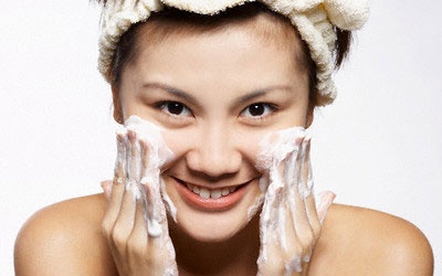 Chọn và dùng sữa rửa mặt sao cho đúng?