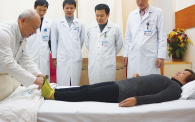 Người đầu tiên thay đĩa đệm nhân tạo tại Việt Nam