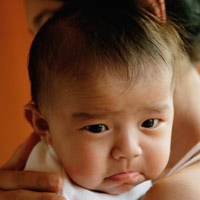 Nắm rõ 10 'tuần khủng hoảng' để chăm con cho đúng