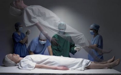 Bệnh nhân tỉnh lại kể chính xác về ca cấp cứu: BS choáng!