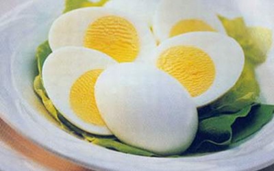 Ai không nên ăn trứng?