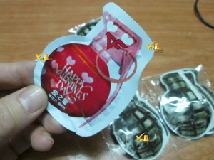 Đồ chơi phát nổ 'rình rập' cổng trường