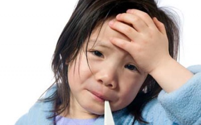 Xử trí khi con sốt siêu vi