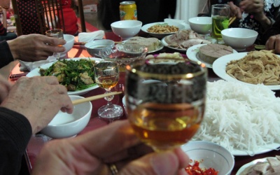 'Ăn Tết' thế nào cho hợp lý?