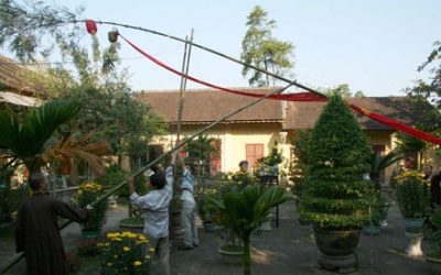 Nhớ cây nêu ngày Tết