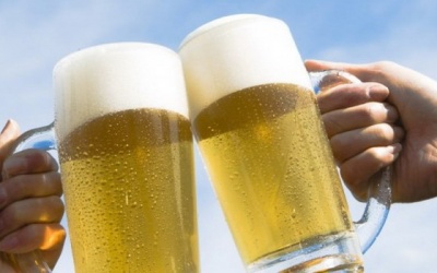 Cách 'làm chủ cuộc chơi' khi phải uống rượu bia