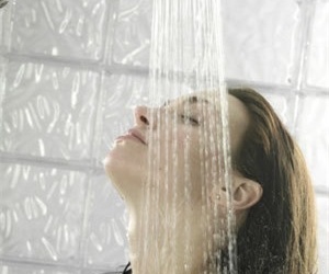 Tắm đêm và những điều cần biết