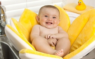 10 bí quyết hữu ích khi tắm cho con