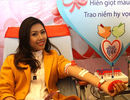 12.000 người tham gia hiến máu trong mưa phùn