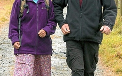 Đi bộ giúp giảm nguy cơ gãy cổ xương đùi