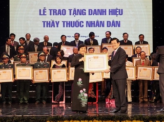 Chủ tịch nước trao tặng danh hiệu Thầy thuốc Nhân dân cho 67 cá nhân