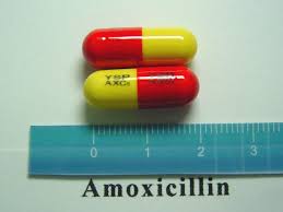Cẩn thận tác dụng phụ của amoxicillin