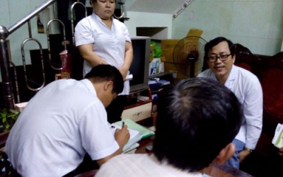 Lập biên bản phạt nhà thuốc chẩn bệnh, chích thuốc chui