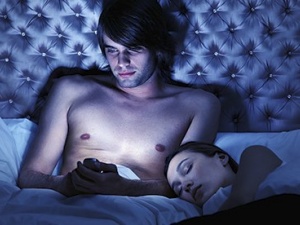 Hãy cách ly 'kẻ thù của giấc ngủ'