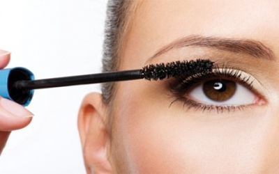 Cách chải mascara để có hàng mi 'rợp bóng'